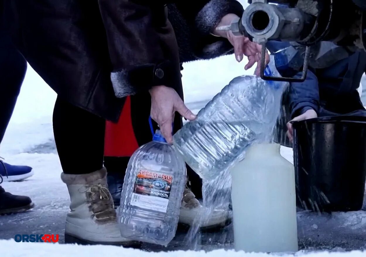 Доставка воды орск. Подвоз воды. Машина для подвоза воды. Внимание подвоз воды. Обеспечат подвоз воды зимой.