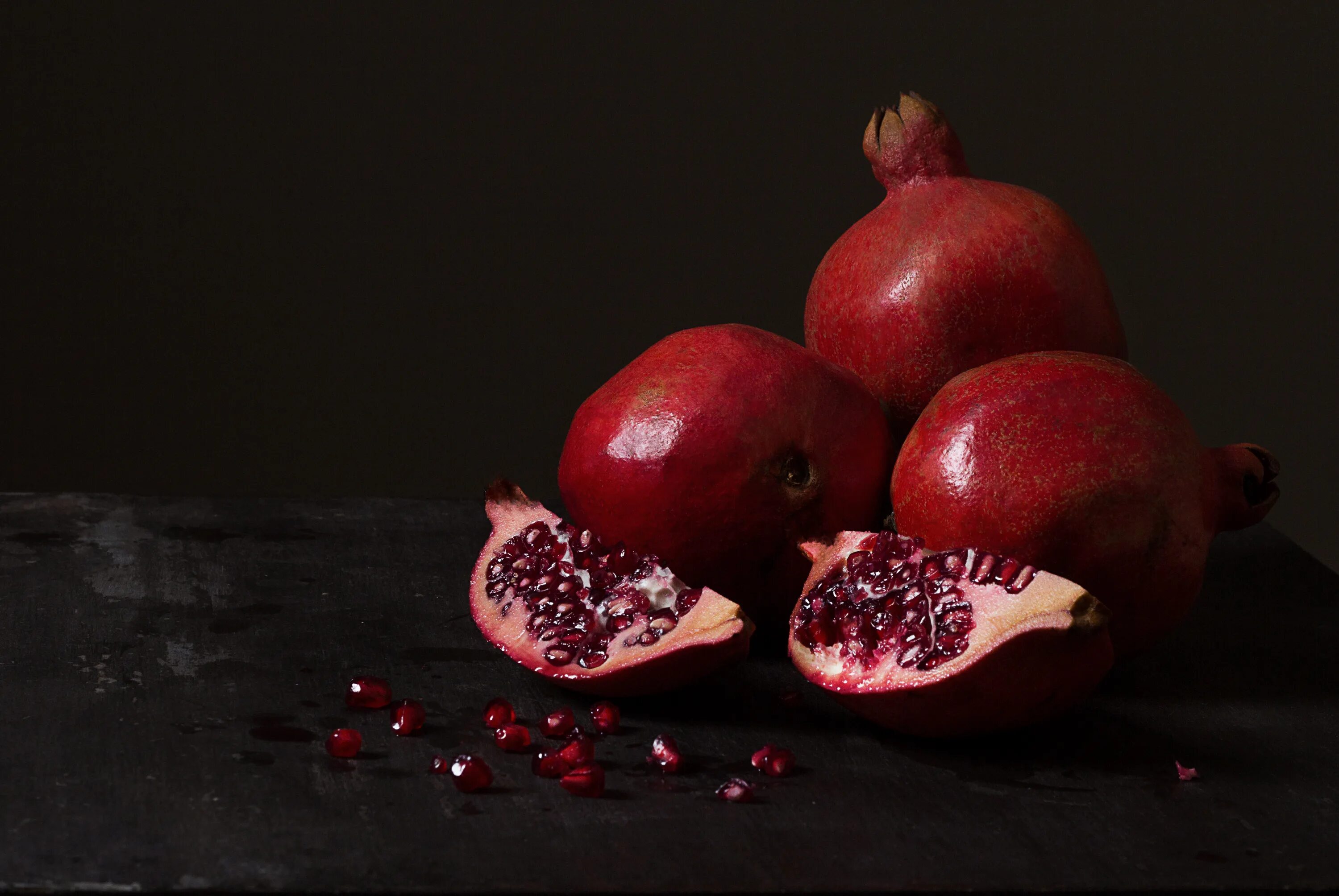 Черно гранатовый. Звездчатый гранат. Гранат фон. Гранат фрукт. Черно гранатовый.