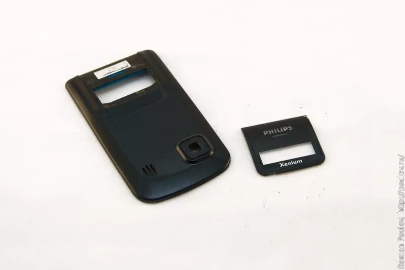 Как открыть телефон филипс. Крышка смартфона philips. снятие крышки philips xenium. разборка кнопочного телефона. как открыть телефон филипс крышку кнопочный.