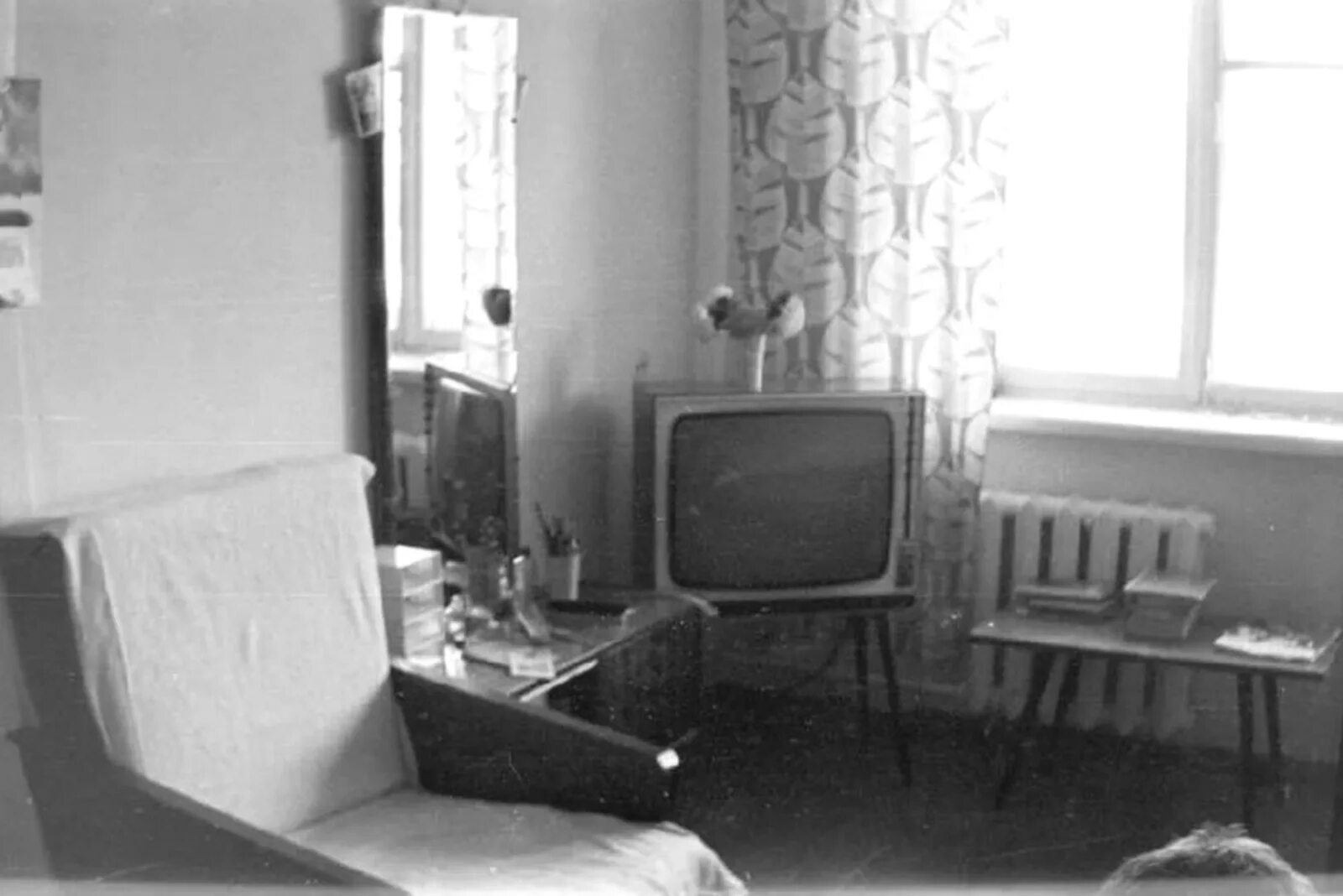 Интерьеры квартир 50 х годов. Интерьер из 90-х. Комната в стиле 80. Комната 80 х. Комната 80 х.