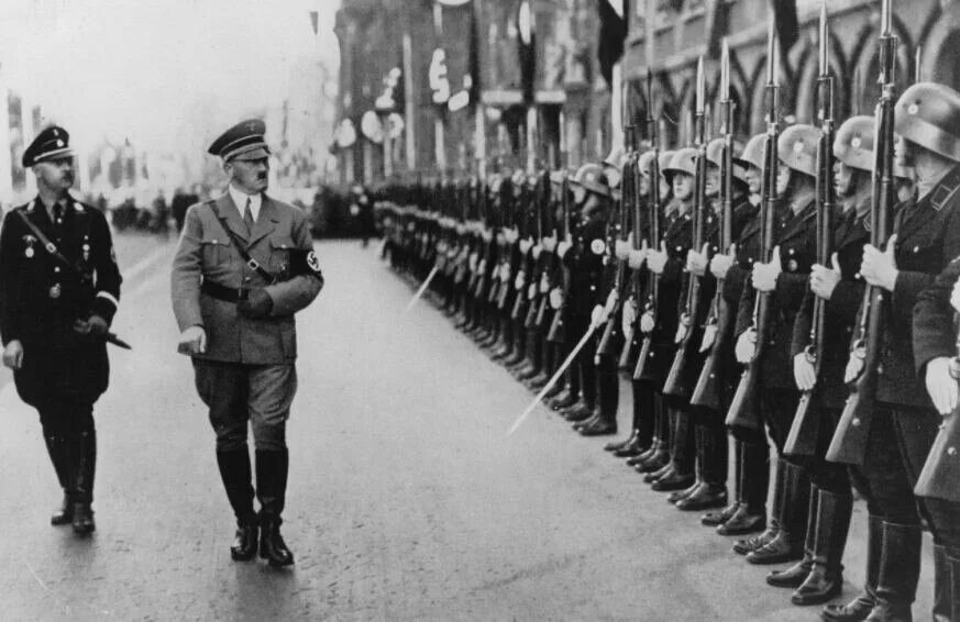 Можно ли сс. Парад СС 1939 Лейбштандарт. SS отряд Гитлера.