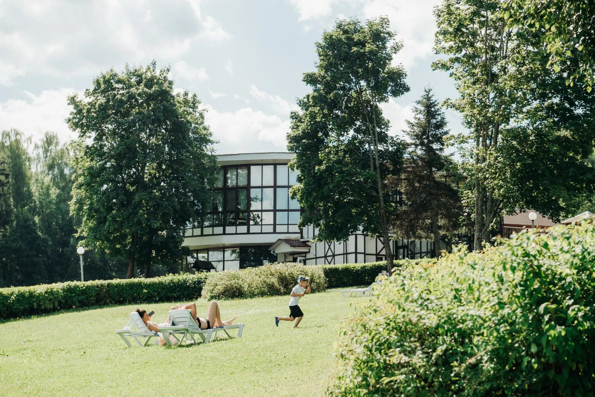 Отель лесной солнечногорский район. Пкио заельцовский парк новосибирск. Лесной парк 3. Лесной парк отель солнечногорск. Парк-отель покровское московская область.