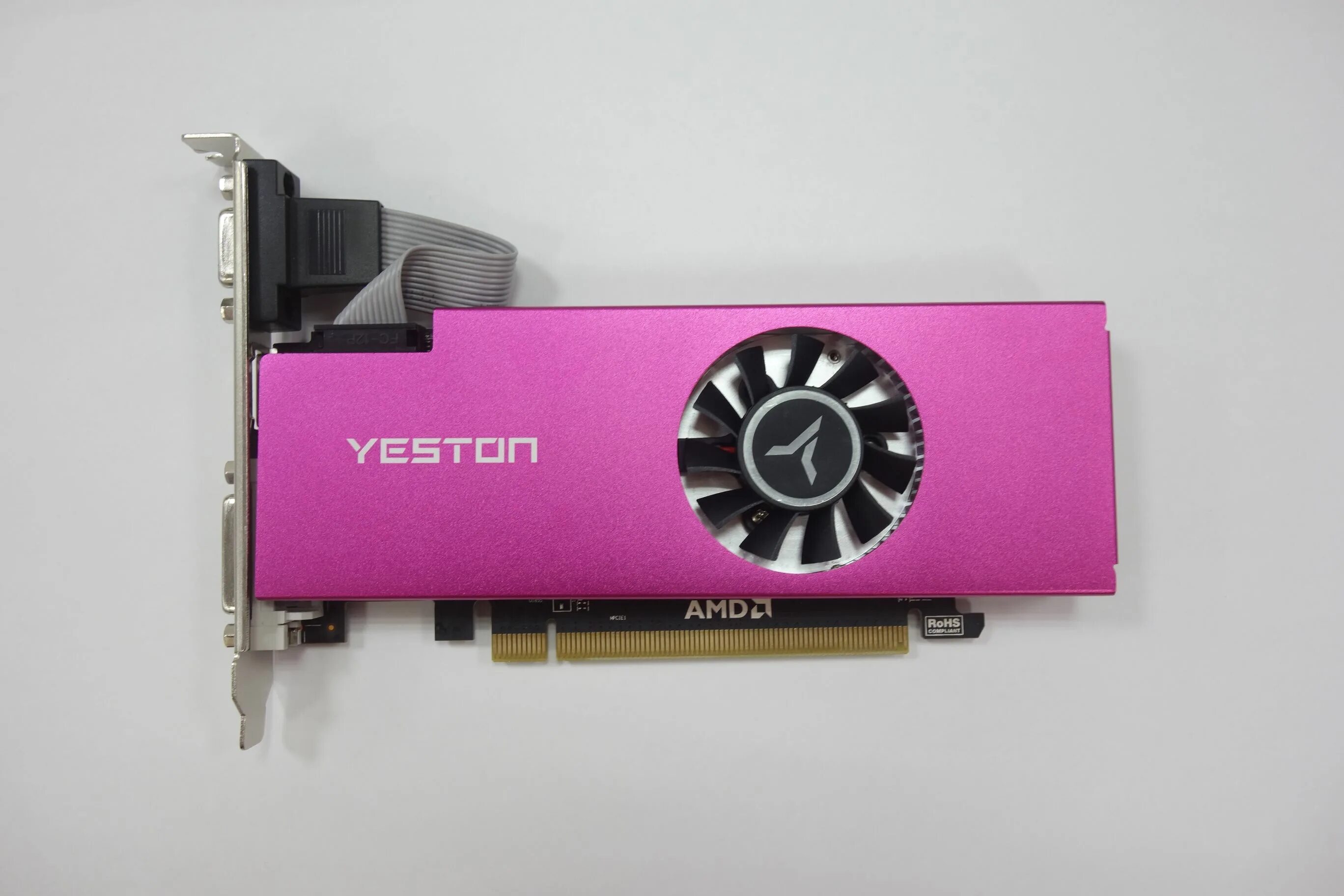 Radeon RX 550 4gb. AFOX Radeon RX 550 4 ГБ. Видеокарта AFOX Radeon RX 560. RX 550 4gb LP