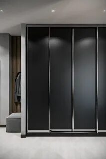 Темные шкафы в прихожей