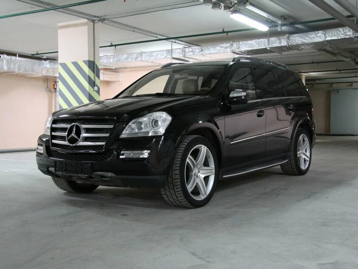 Мерседес gl 164 купить. Mercedes Benz gl 500 2010. Mercedes gl 500 x164. Mercedes gl 164 r21. Mercedes gl 500 2010.