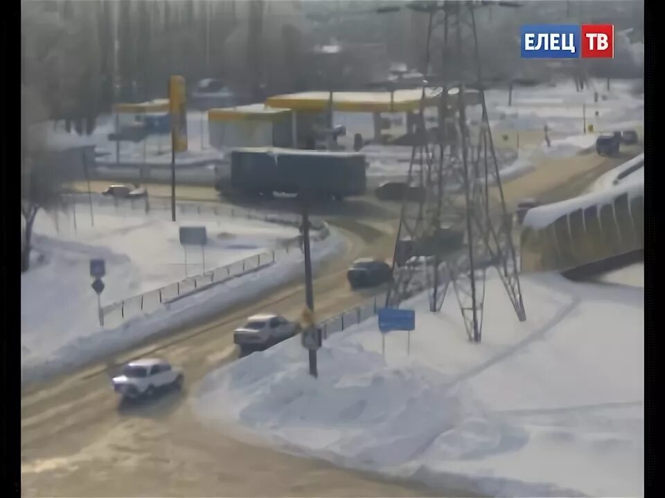 Веб камера елец в реальном времени. Светофор, елец, улица костенко. костенко 39 елец 2010. елец костенко сколько полос на дороге.