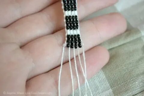 Как завязывать браслет из бисера