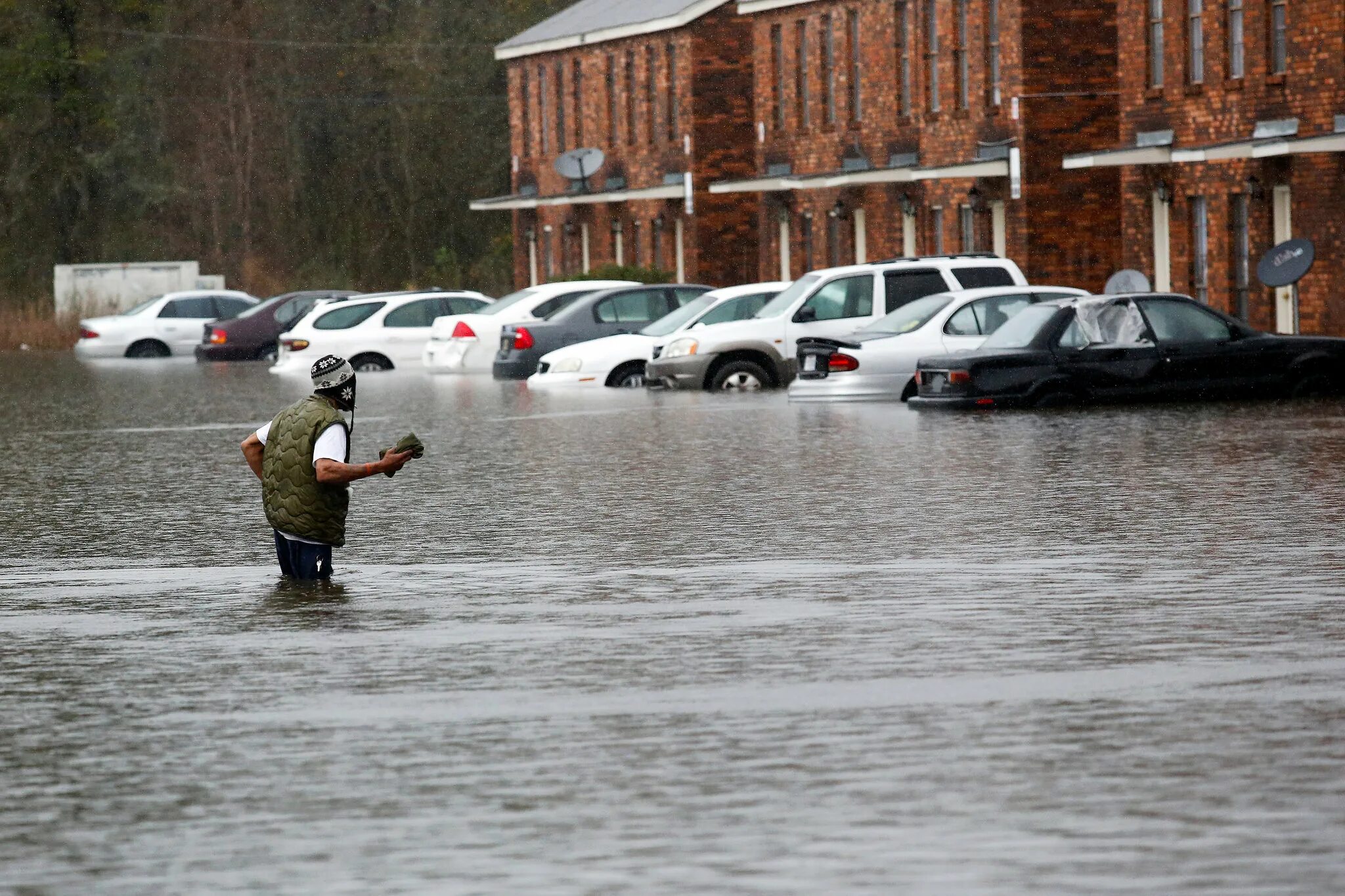 техника наводнение. техника наводнение. потоп в нью йорке 2021. подтопление населенных пунктов. техника наводнение.