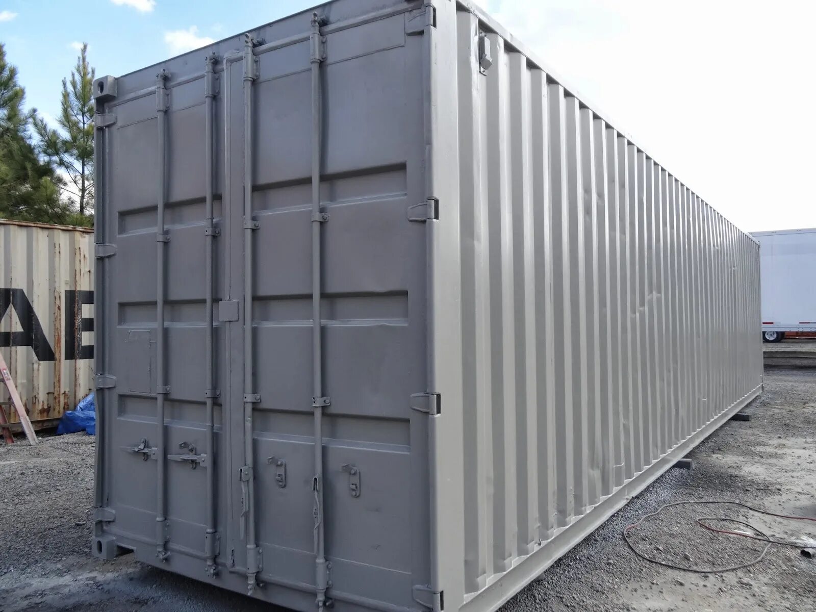 Uses containers. Uses containers. Uses containers. 20 ft контейнер. Контейнеровоз 20 футов.