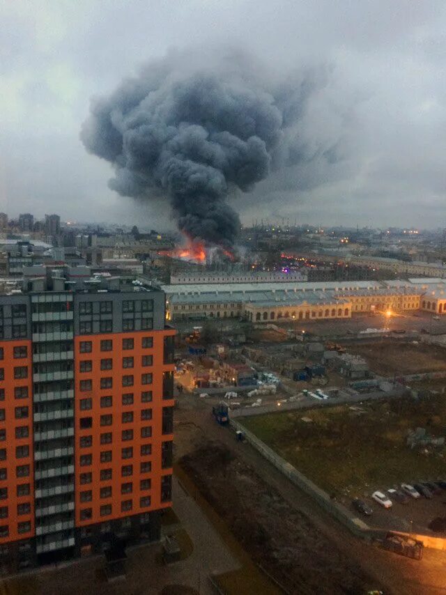 В каком районе петербурга пожар. Пожар в санкт-петербурге лента на обводном канале. сгоревшая лента на обводном канале. пожар в гипермаркете лента в петербурге. пожар в ленте в санкт петербурге.