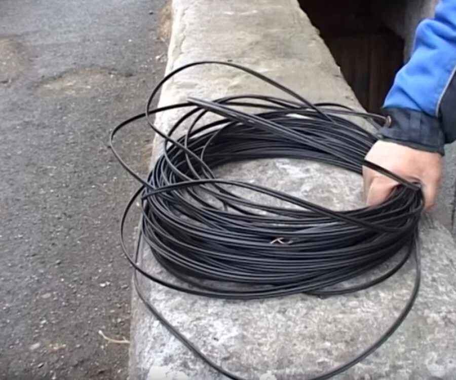 Кража медного кабеля. Воровство кабеля. Украл провода. Воруют кабель. Кража проводов.