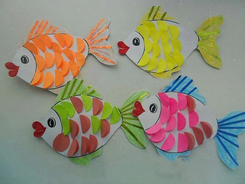 Рыба своими руками. Поделка рыбка. Оригами рыбка. Треугольная рыбка из бумаги. Поделка рыба из бумаги.
