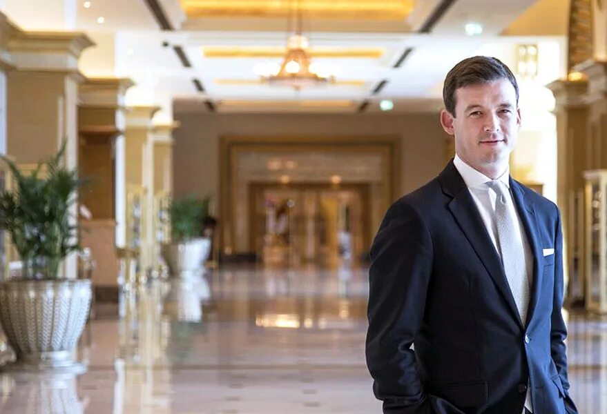 Руководитель службы приема и размещения