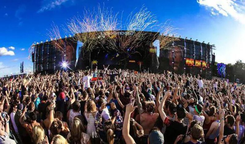 Фото с людьми на массовых мероприятиях. Массовые мероприятия в саратове. Массовые мероприятия. Массовое мероприятие роспотребнадзор. Публичные мероприятия.