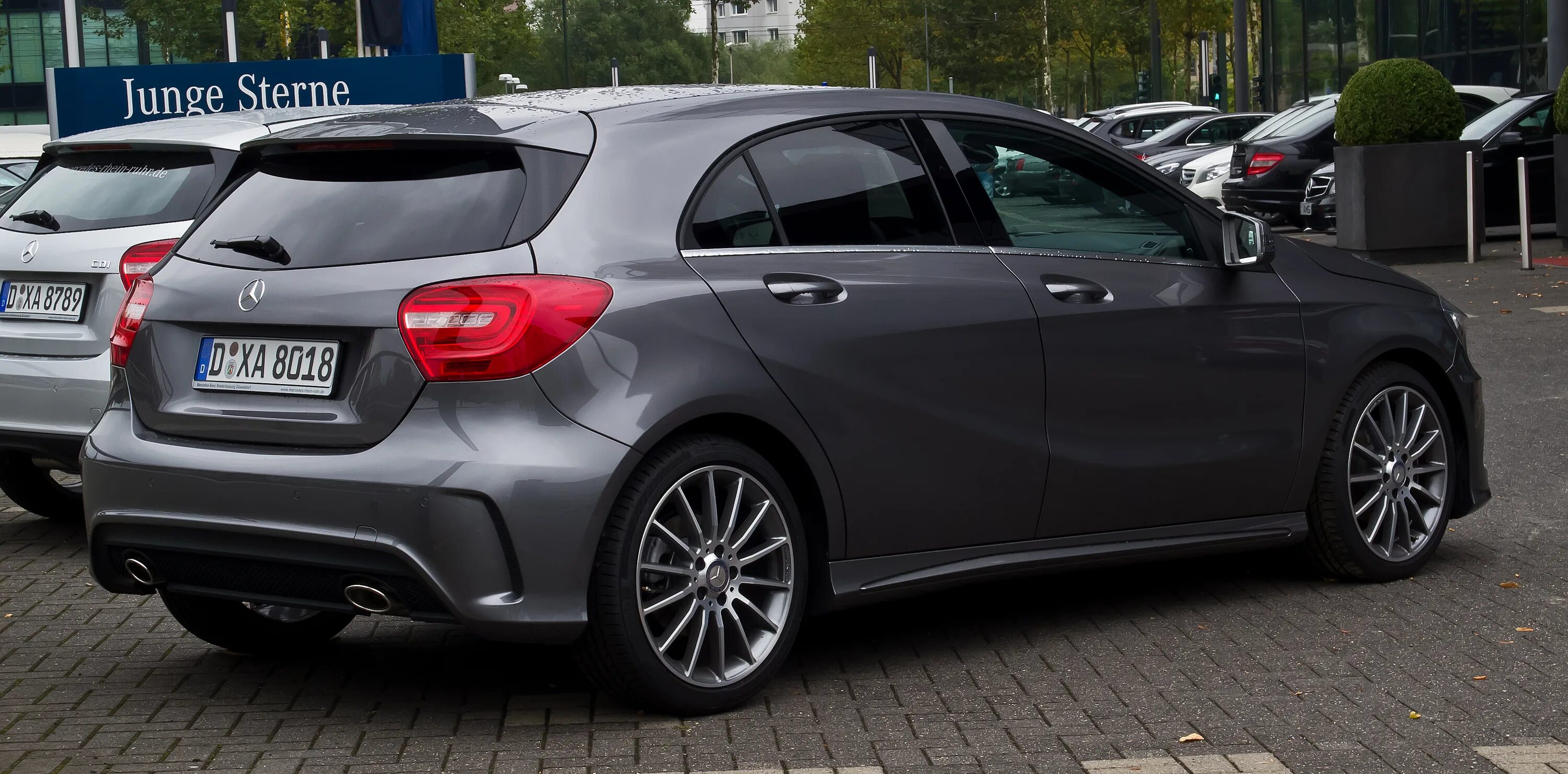 Mercedes benz a180 2013. Mercedes a180 w176. Мерседес с класс 3 поколение. Мерседес с180 2013. Мерседес с180 2015.