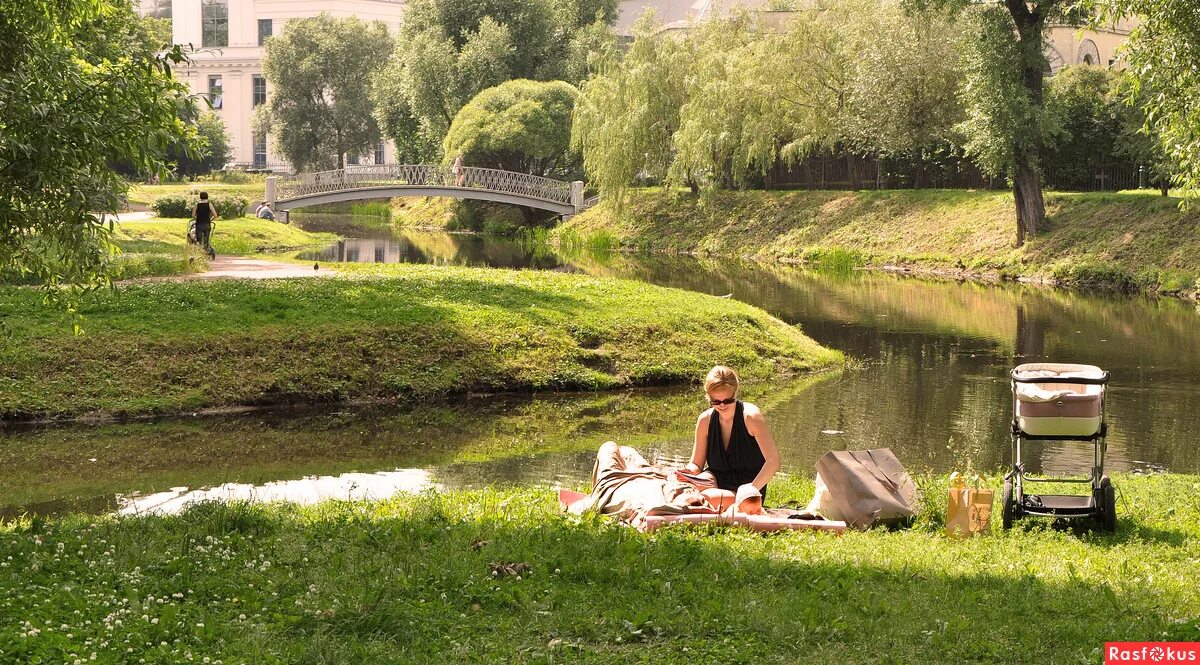 Прогулка пруд. Прогулка пруд. Юсуповский сад. Лопухинский сад в санкт-петербурге. Прогулка пруд.
