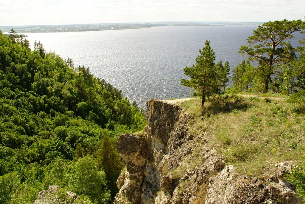 жигулевские горы достопримечательности. белая скала самара. камень самары. гора верблюд самарская область ширяево. шигонский район волжский утес белый скала.
