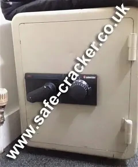 Sentry install. Сейф sentry 1380. сейф sentry 1330. сейф sentry 1330 механизм. сейф sentry v 260.