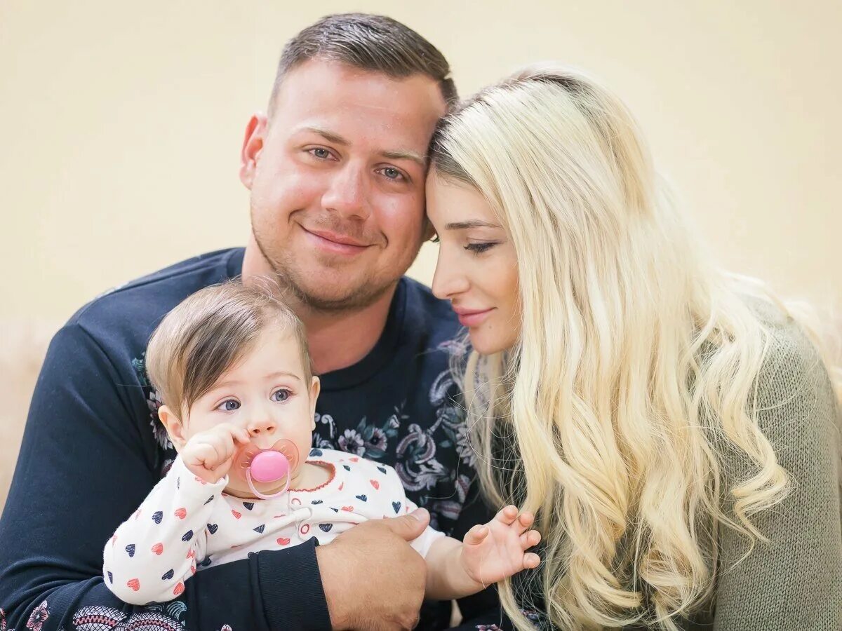 Тата и ее парень. Тата блюменкранц. Тата блюменкранц. Тата и ее парень. Тата блюменкранц.