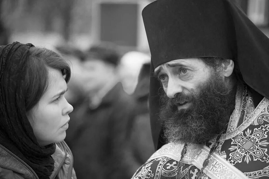Священник беседует. Отец севастиан троице сергиева лавра. Игорь фомин протоиерей лествица ютьюб. Отец евгений шогенов. Беседа со священником.