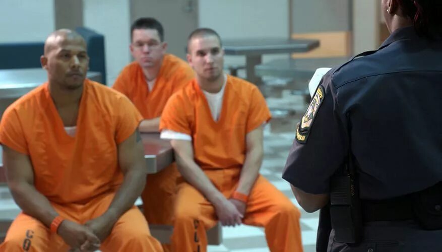 Тюремщик 2023. Тюремщик 2023. Тюремные касты. В соликамске избили зэка. Зона тюрьма.