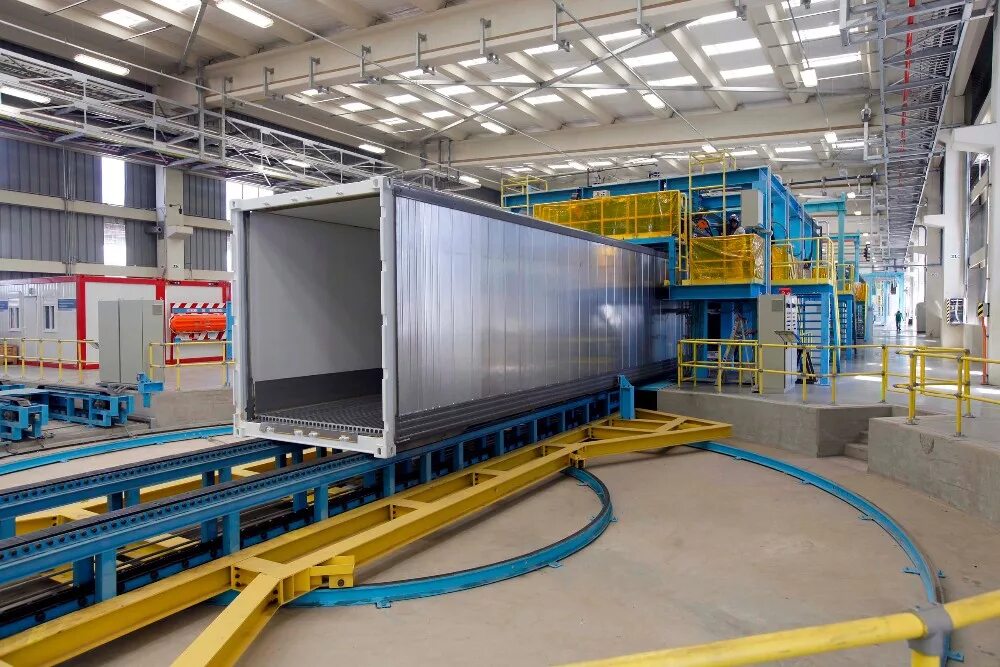 Оборудование с контейнерами. Склад производства. Изготовление контейнеров. Контейнер 40 футов на салазках. Блок-бокс дэс 630.