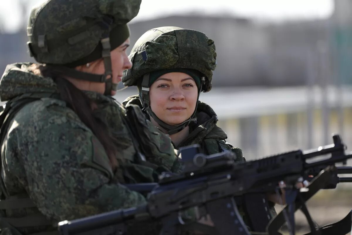 Контрактная служба в россии. Женщины военные. Женский спецназ. Женщины в армии. Российские женщины военные.