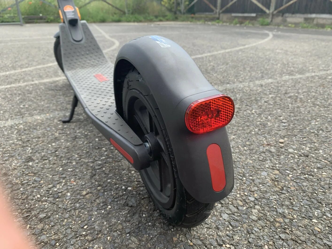 Ninebot e2. Электросамокат ninebot kickscooter e22. segway ninebot e22. ninebot e22 коробка. электросамокат найнбот е 22.