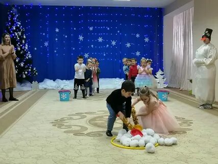 Прощание с новогодней елочкой