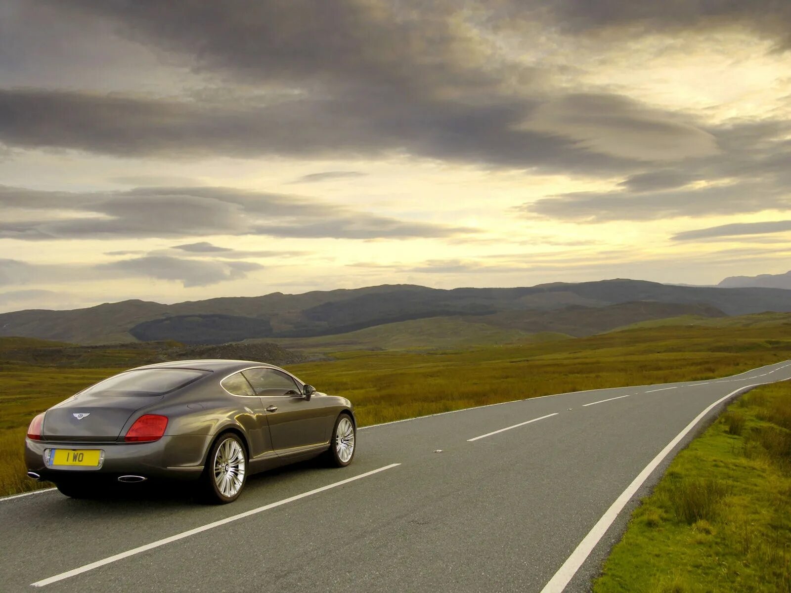 Видео машинка едет. Bentley Continental gt 2008. Bentley Continental gt Speed 2007. BMW Continental gt. Bentley Continental gt Speed 2008.