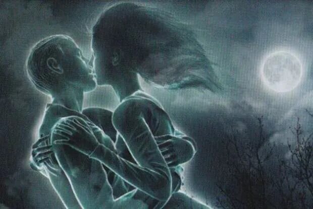 Фэнтези любовь. Парень и девушка призрак. Девушка и призрак парня. Аниме парочки. Парпеь и призрак девушки.