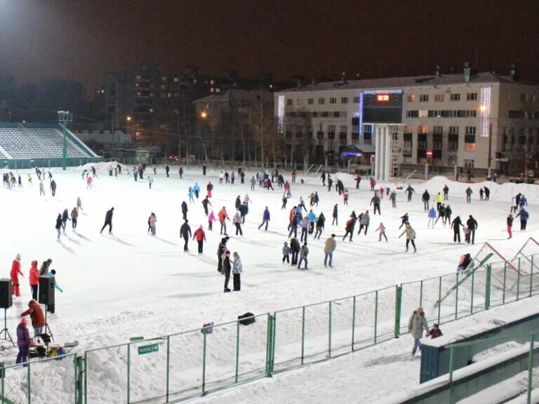 Парк швейцария нижний каток. Катание на коньках. Динамо архангельск каток. Фигурное катание нижний новгород. Стадион труд сормовский парк.