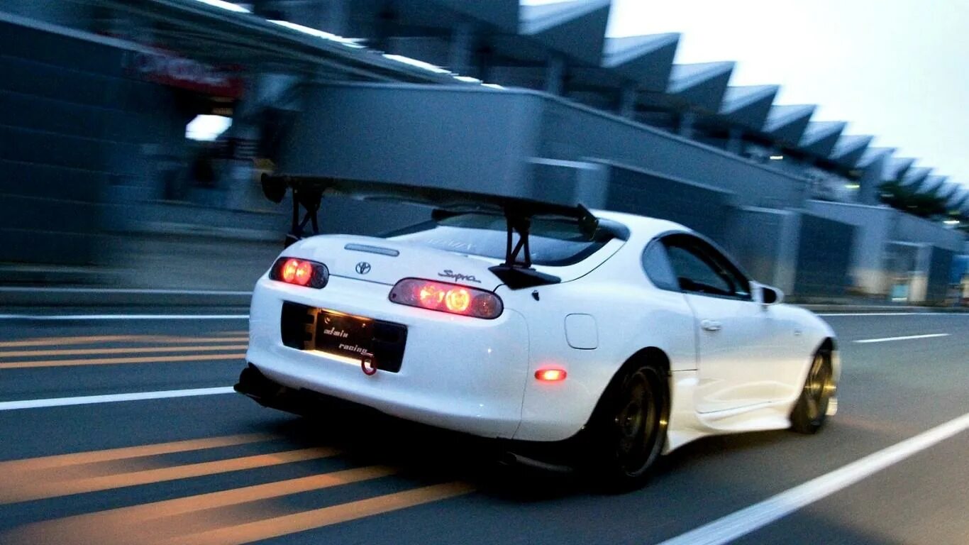 Машина на полной скорости. Toyota Supra a80. Toyota Supra mk4. Toyota Supra 4. Toyota Supra White.