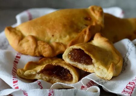 Пирожки с яблоками из дрожжевого теста жареные