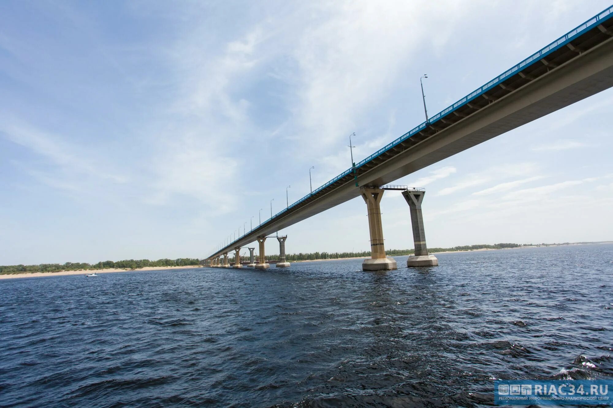 Мост через Волгу в Волгограде. Танцующий мост в Волгограде. Мост Волгоград Краснослободск. Волгоградский мост мосты через Волгу.
