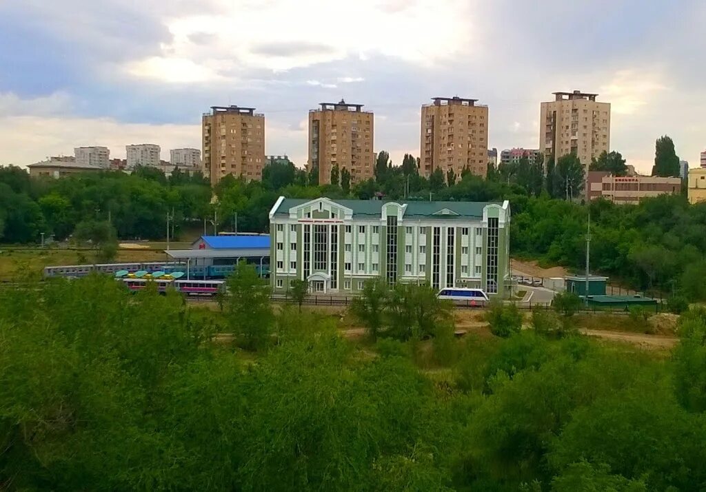 Волгоград поволжский. Приволжская ДЖД Волгоград. Волгоград милиционера Буханцева 48. Приволжская детская железная дорога, Волгоград, улица Калинина, 14. Школа Саши Филиппова Волгоград.