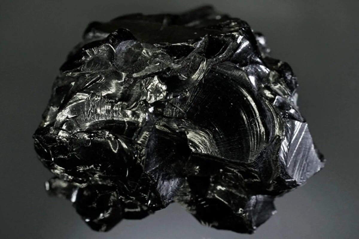 Самый черный минерал. Шунгит минерал. Шунгит Горная порода. Барабанный шунгит. Черный минерал.