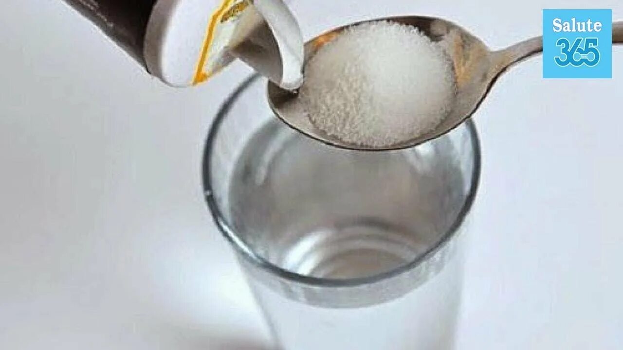 Отбеливающая маска соль. Рисовый отвар для лица и волос. Маска с солью для лица. Соль и вода. Порошок в воде.