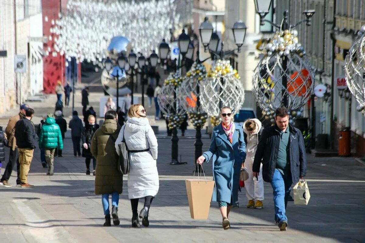 Синоптик москва. Непогода в москве pixabay. Похолодание в москве. Сильный снег. Прохожие зимой.