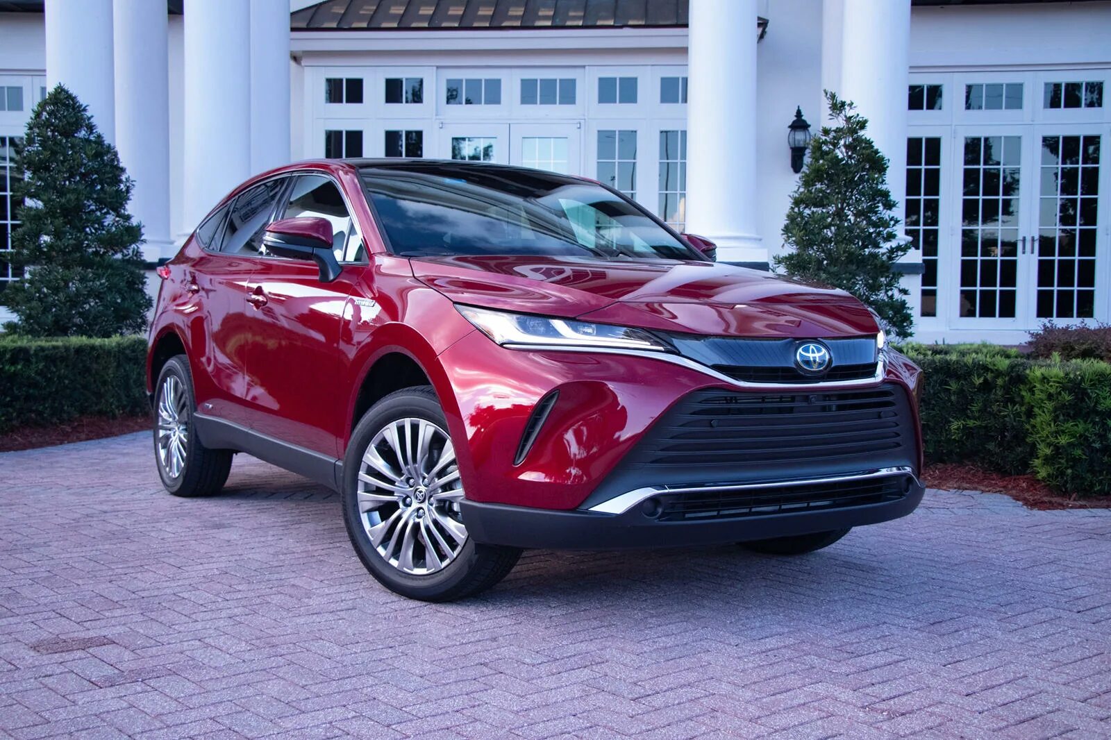 В новом кузове фото. Toyota Venza 2021. Новая Тойота венза 2021. Тойота венза 2022. Новая Тойота венза 2022.