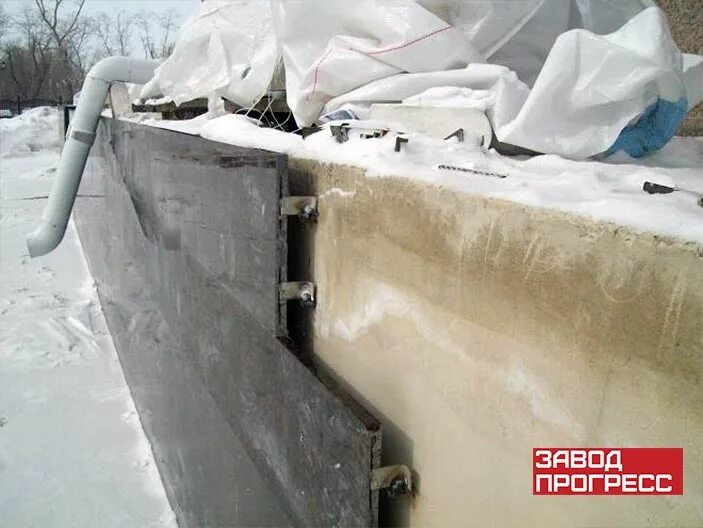 Укладка мрамора на пол и стены. Мрамор кладка. Пол из мрамора. Мрамор шлифовка и полировка. Монтаж мраморных плит на стену.