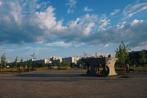 Старый оскол утро. Старый Оскол лето 2022. Экватор старый Оскол. Красивые локации старый Оскол.