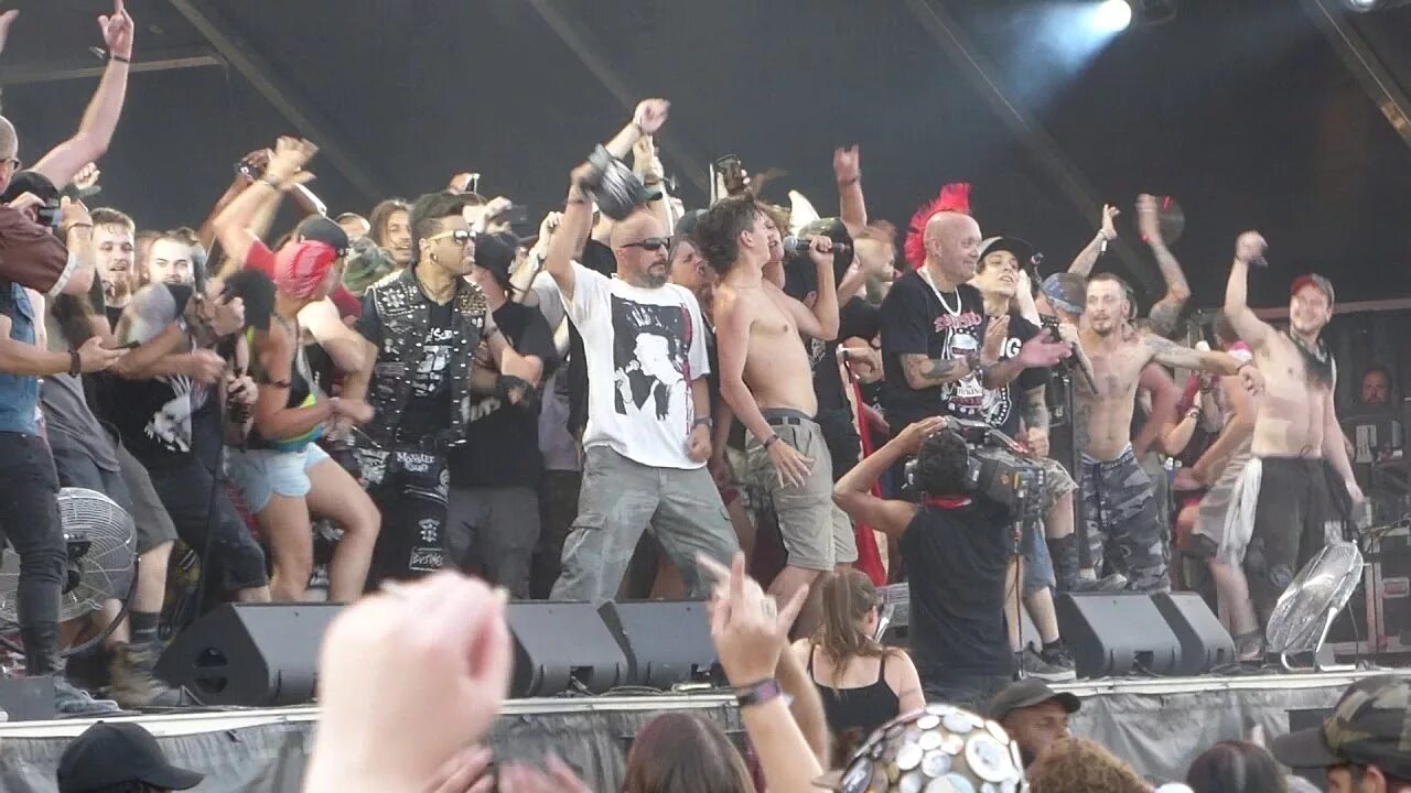 Видео exploited. Exploited, the – on stage. exploited live at the whitehouse.