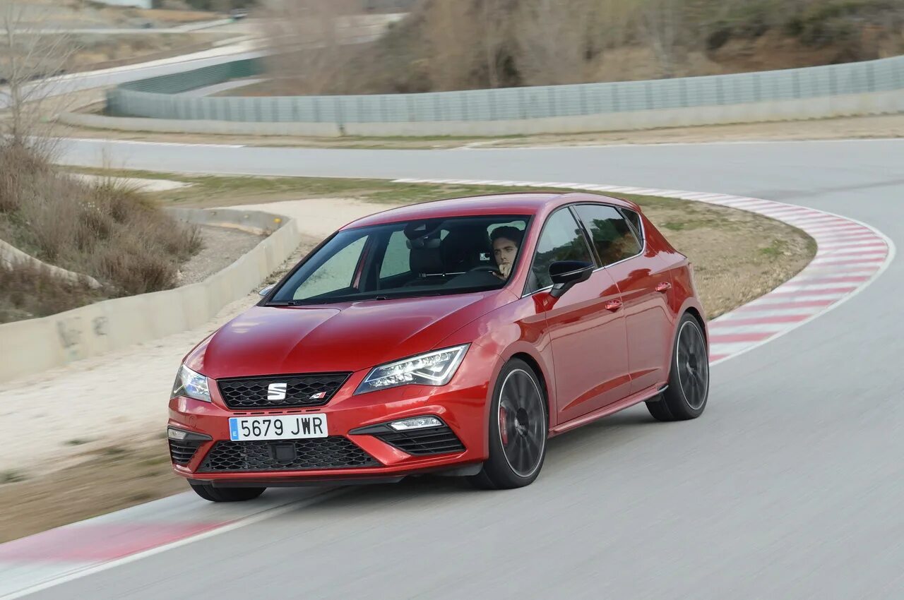 Leon super. Seat leon cupra gt. seat cupra gt. seat leon цесс. seat leon hackbeak.