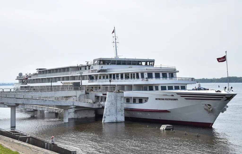 Московский 17 теплоход. Теплоход 17. Теплоход водник москва. Теплоход 17. Теплоход каштан самара.