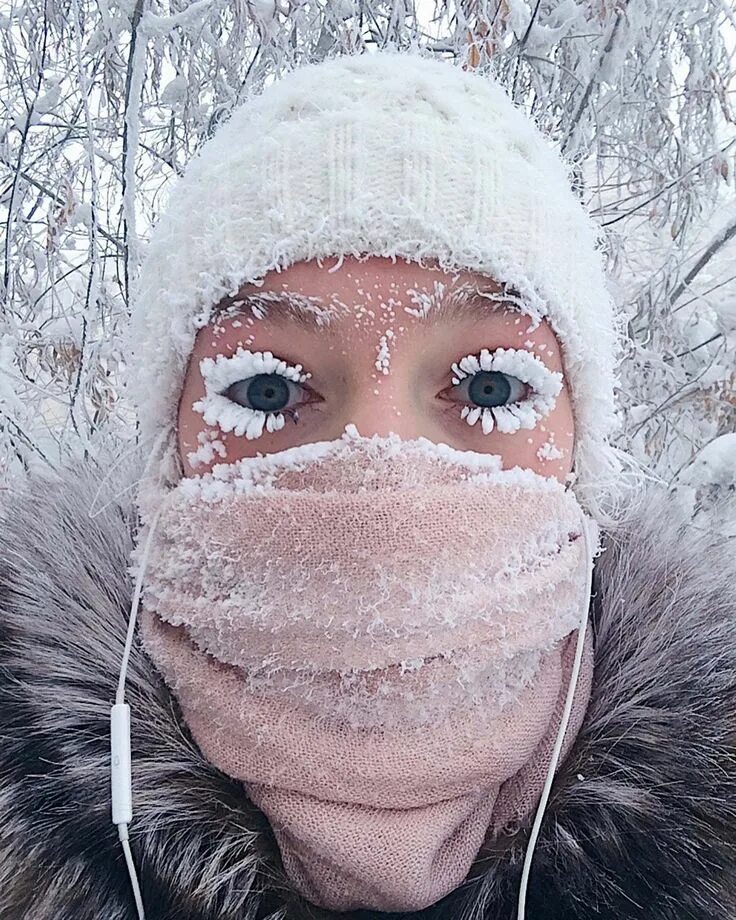 Russia winters are cold. Оймякон метель. Оймякон Мороз.