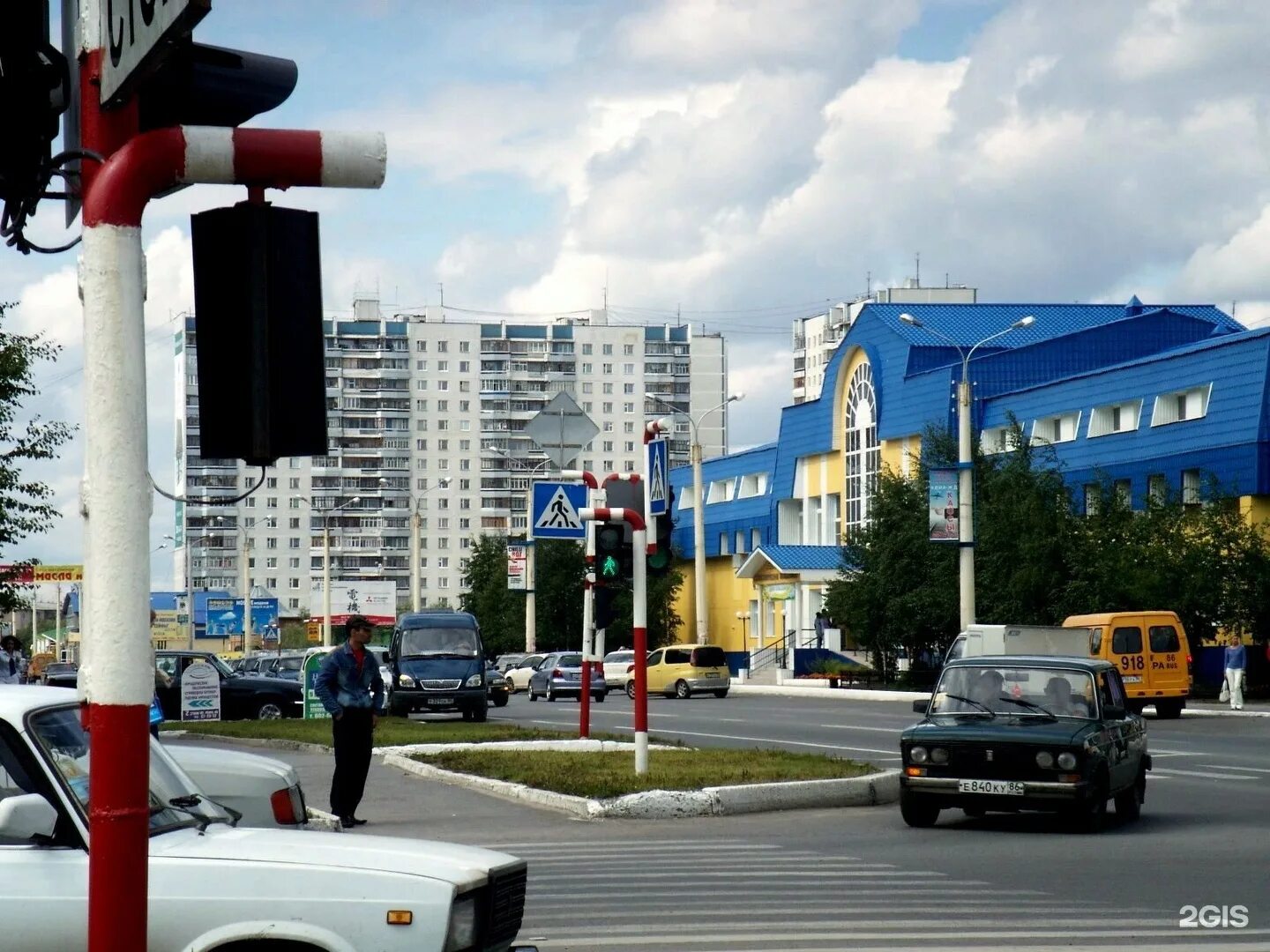 ТЦ мир Нижневартовск. Торговый центр Обь Нижневартовск.