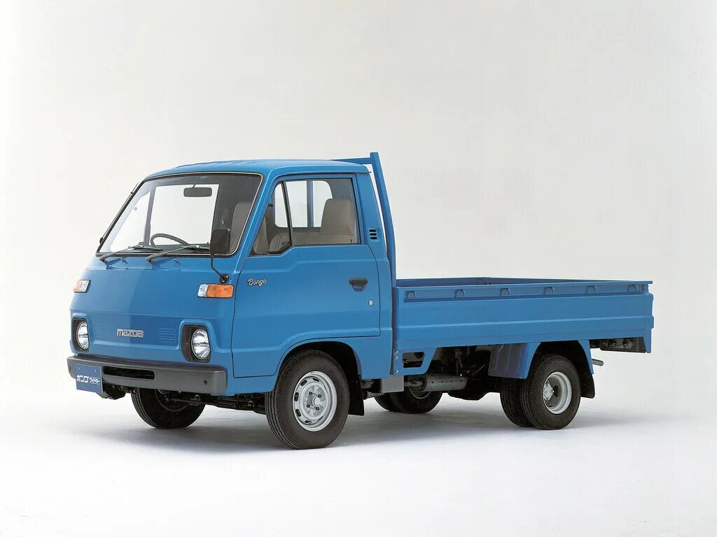 Mazda Bongo Truck. Mazda Bongo 1981. Мазда Бонго 2 поколение. Mazda Bongo 1983 грузовик. Mazda грузовики