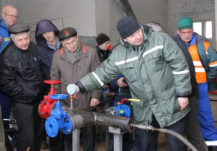 Ооо новогор прикамье передать. Слесарь АВР. Слесарь АВР водопроводных сетей. Слесарь аварийно-восстановительных работ. Слесарь аварийно-восстановительных работ (АВР).