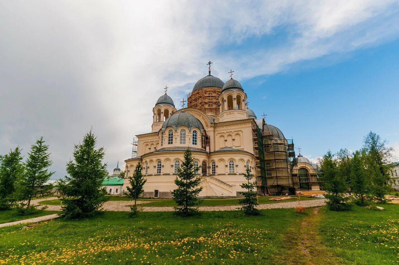 Свято-Николаевский Верхотурский мужской монастырь. Верхотурский Николаевский монастырь Верхотурье. Храм Крестовоздвиженский Верхотурье. Сайт верхотурья монастырь